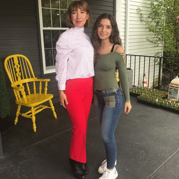 Meet your Posher, Tara - Picture 2 of 7